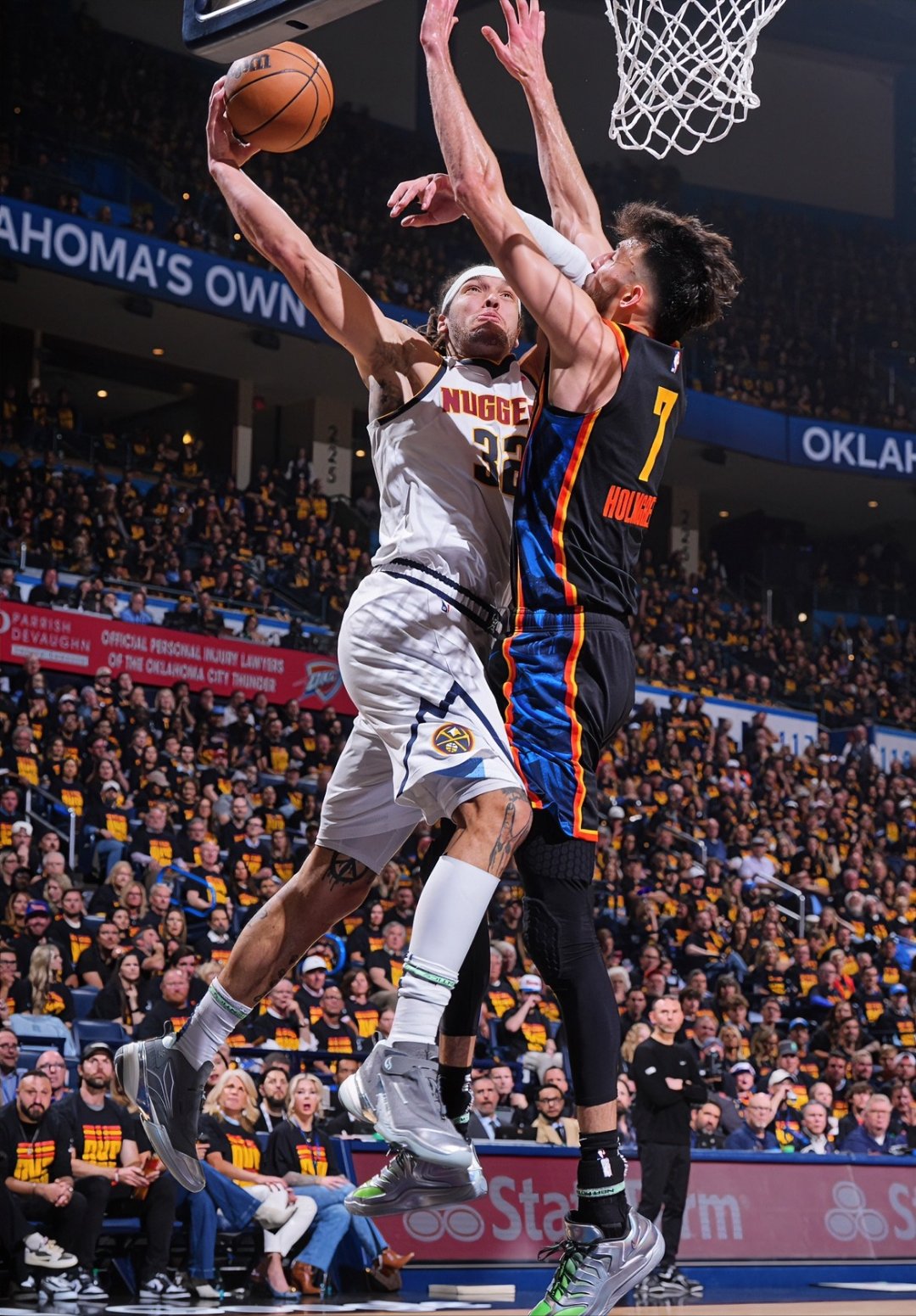 掘金绝地反击爵士，波尔津吉斯送出助攻