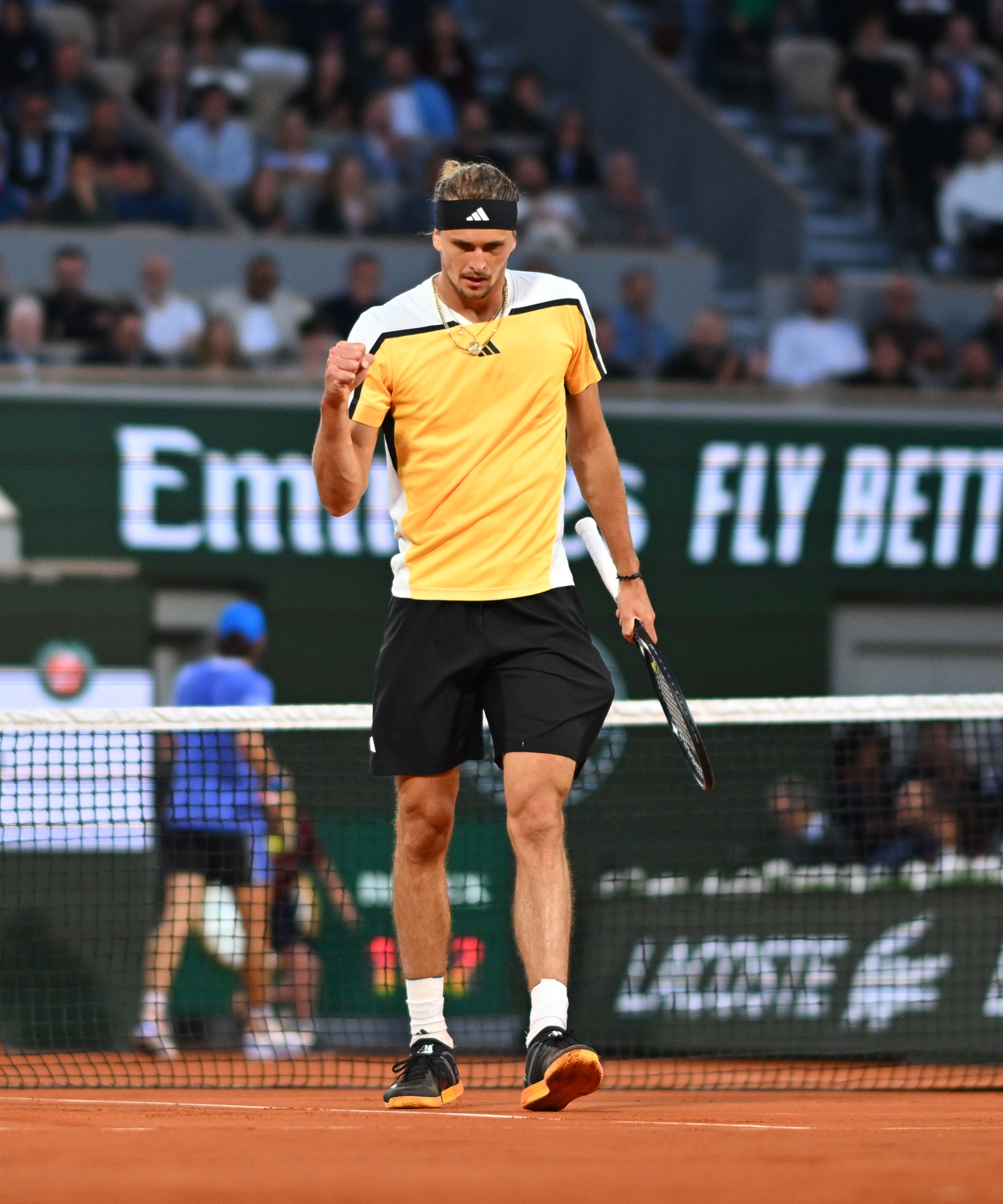 包含意大利网球队力克法国网球队，兹维列夫制霸全场的词条