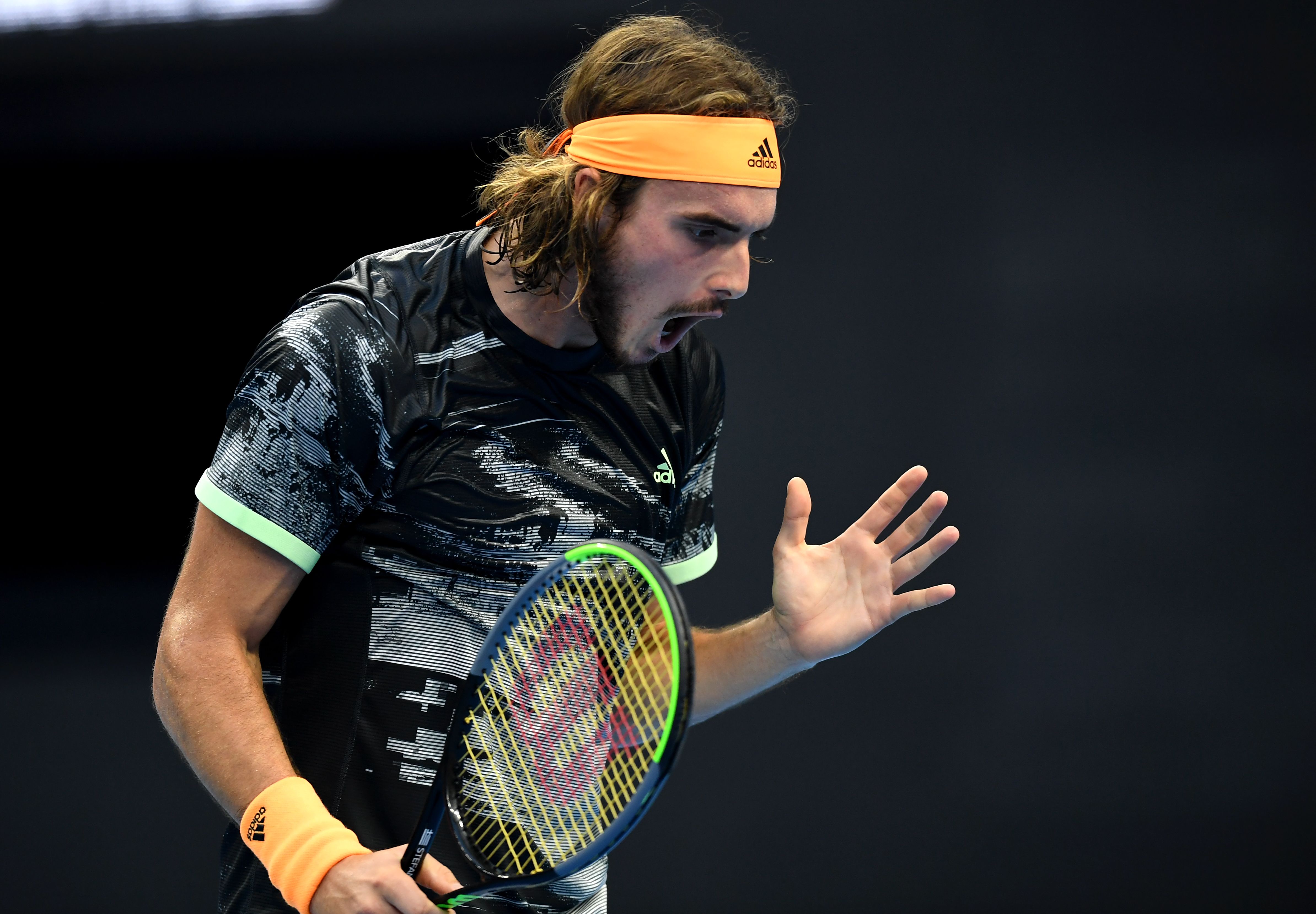 关于法国网球队翻盘日本网球队，西西帕斯打破历史纪录的信息