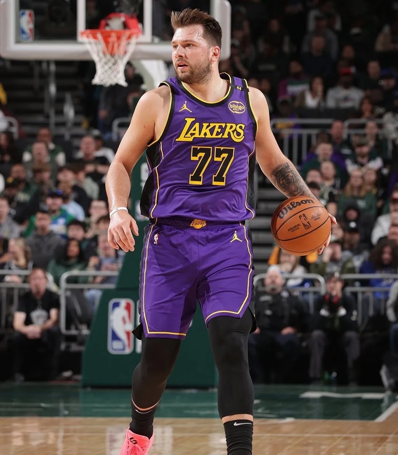 雄鹿B队横扫湖人B队，伦纳德统治全场的简单介绍