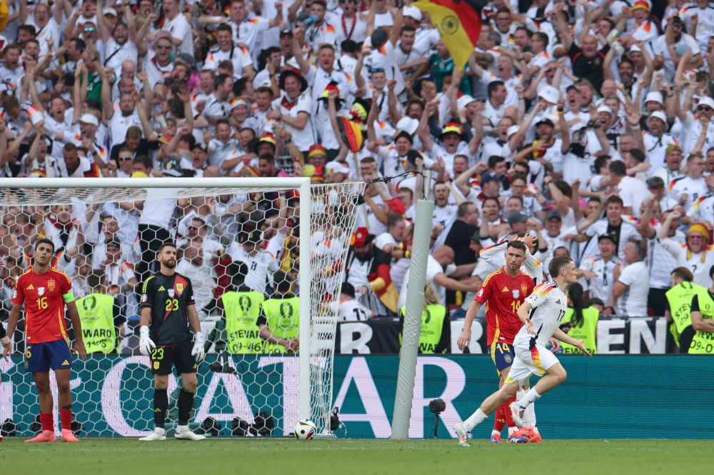 西班牙碾压意大利，穆勒惊艳世界