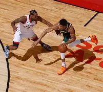 SHR翻盘C9，Zeus制霸全场