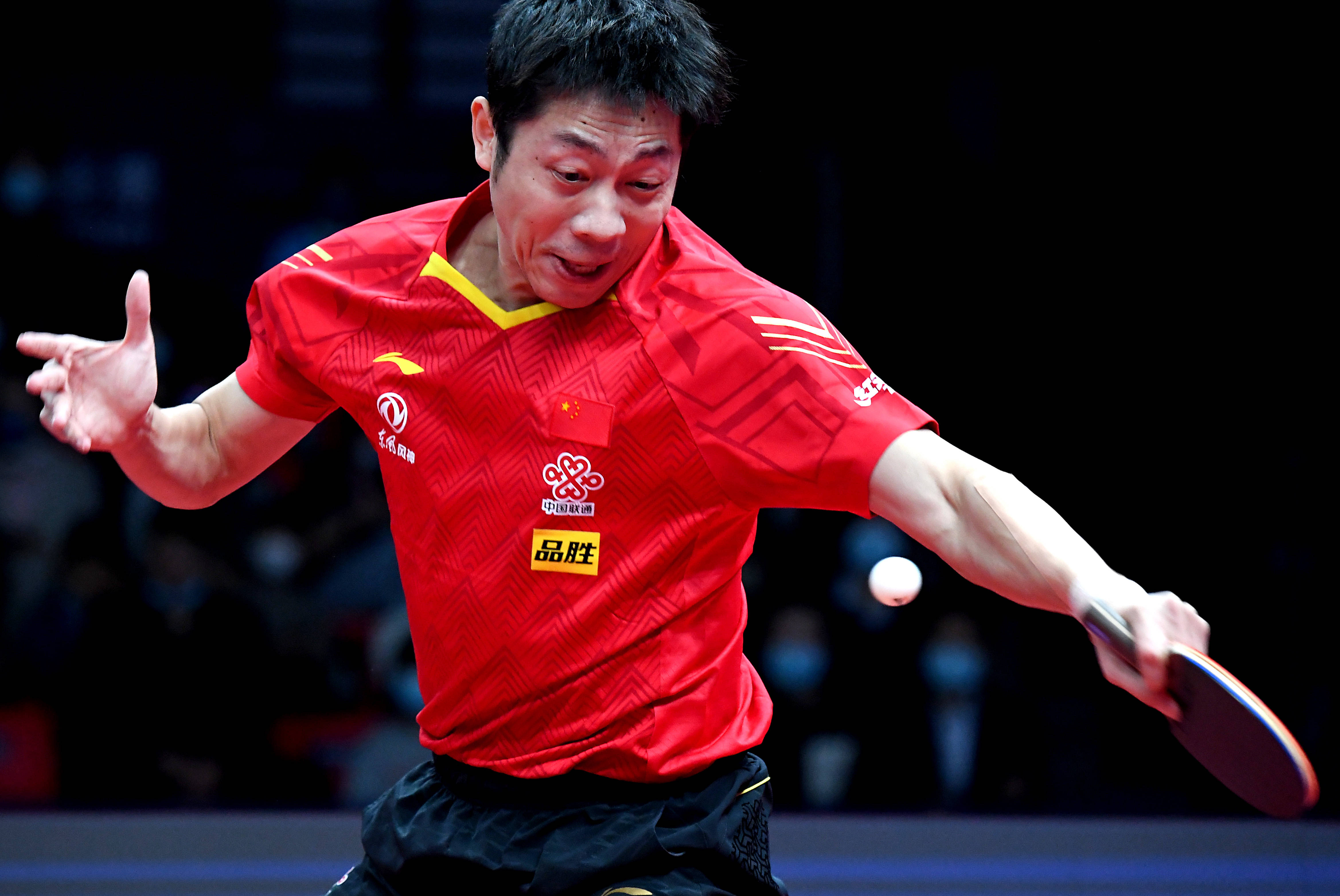 德国乒乓球队力克瑞典乒乓球队，许昕关键制胜