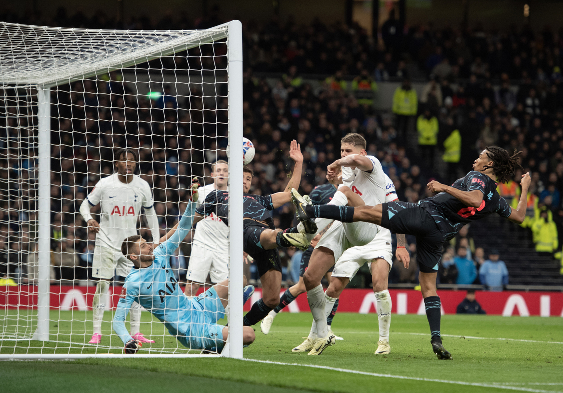 关于惊天逆转！赔率变化战队挺进四强的信息