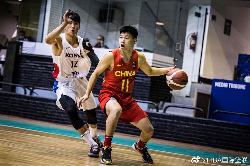 韩国队逆转泰国队，黄鸭组合惊艳四座