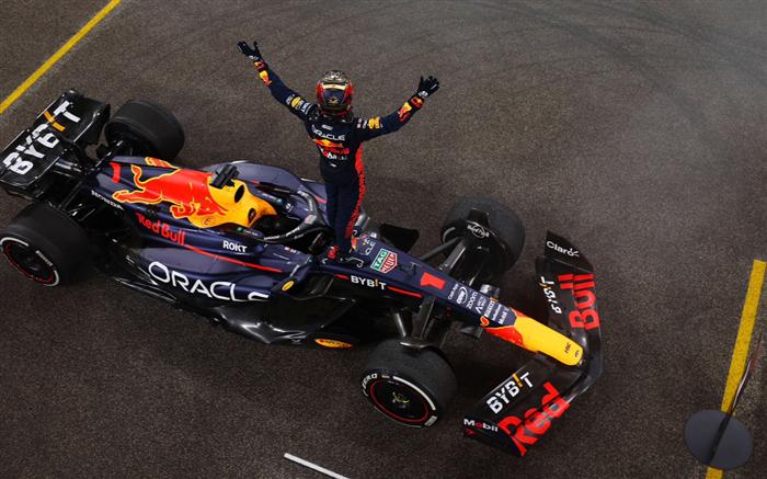 威廉姆斯碾压阿斯顿马丁,维斯塔潘点燃赛场 威廉姆斯碾压阿斯顿马丁,维斯塔潘点燃赛场